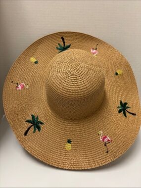 Ladies straw hat with tropical designs